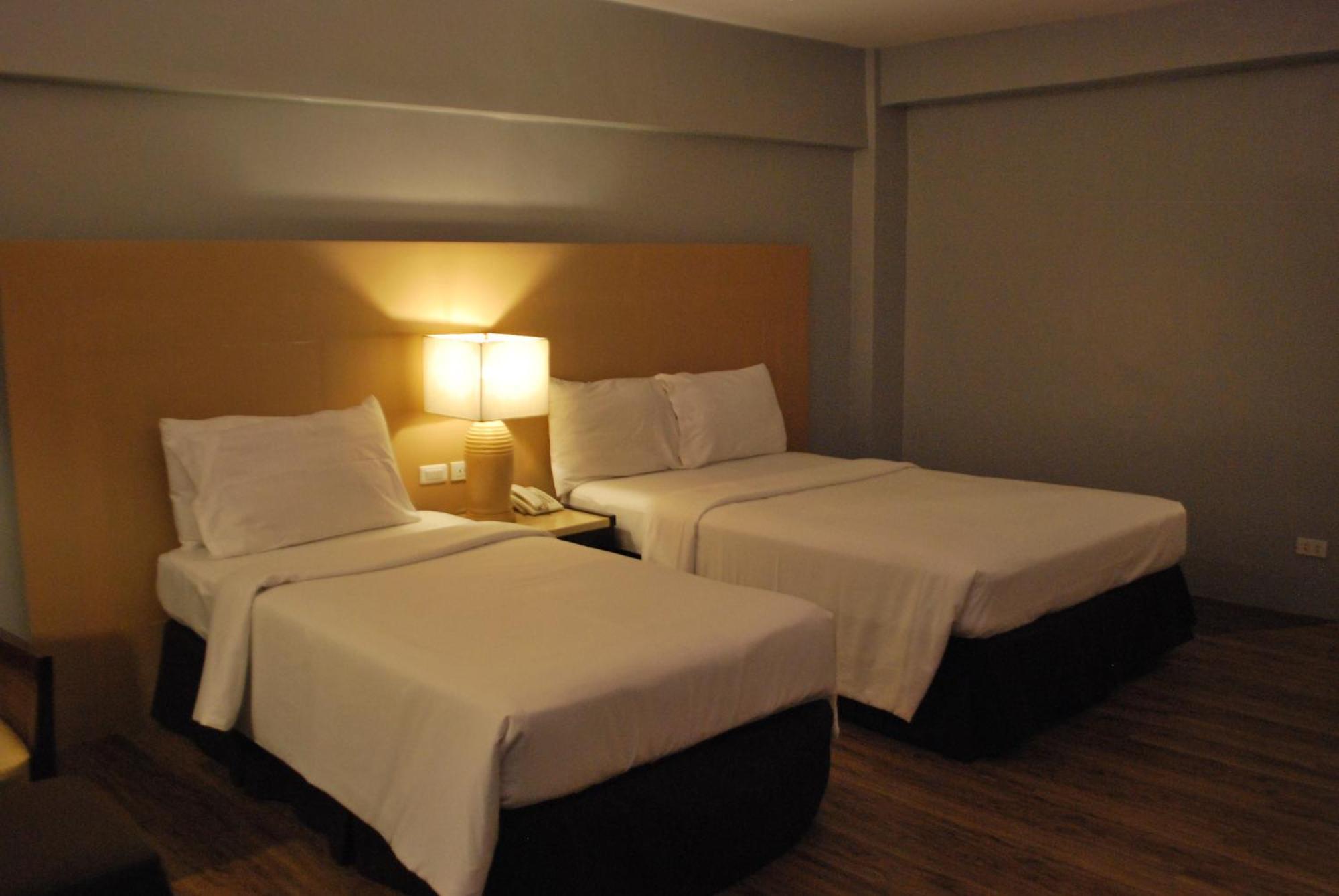 Cebu Grand Hotel Экстерьер фото