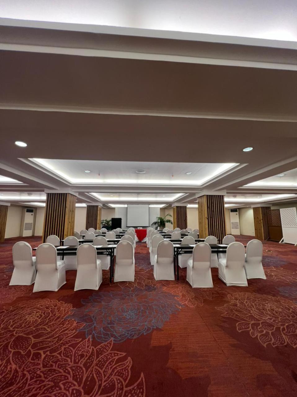 Cebu Grand Hotel Экстерьер фото