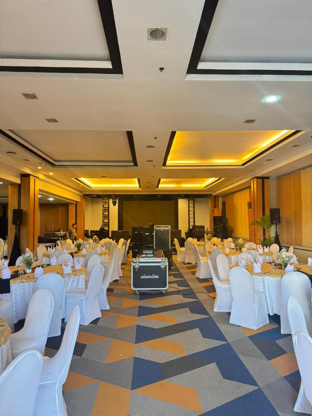 Cebu Grand Hotel Экстерьер фото